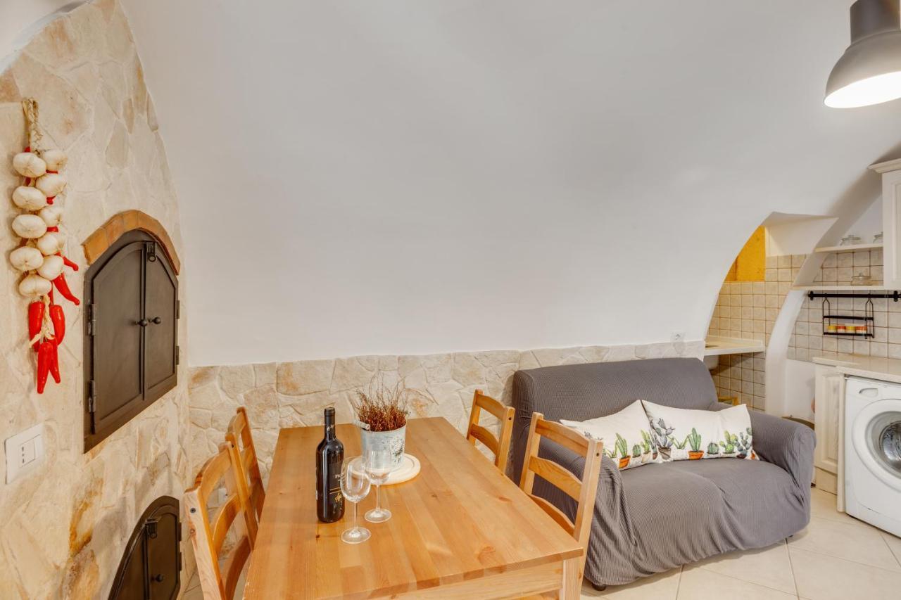 דירות מונופולי La Chicca Historic Center Beautiful Flat מראה חיצוני תמונה